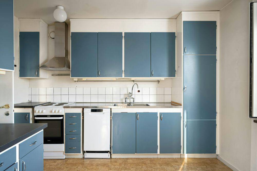 Ilustrasi dapur dengan warna underrated (unsplash.com/Alex Tyson)