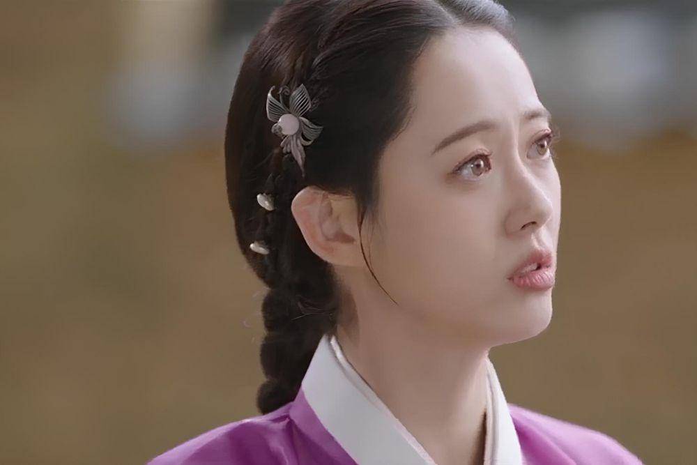 Go Ara di The Scandal of Chunhwa (dok. TVING/The Scandal of Chunhwa)