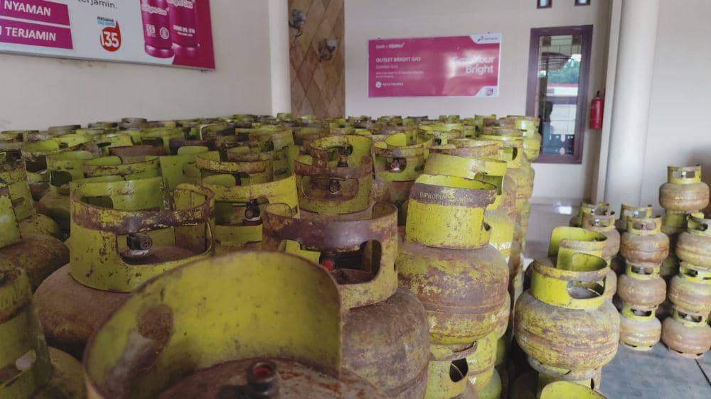 Tabung gas LPG yang ada di agen Bandar Lampung. (IDN Times/Muhaimin)