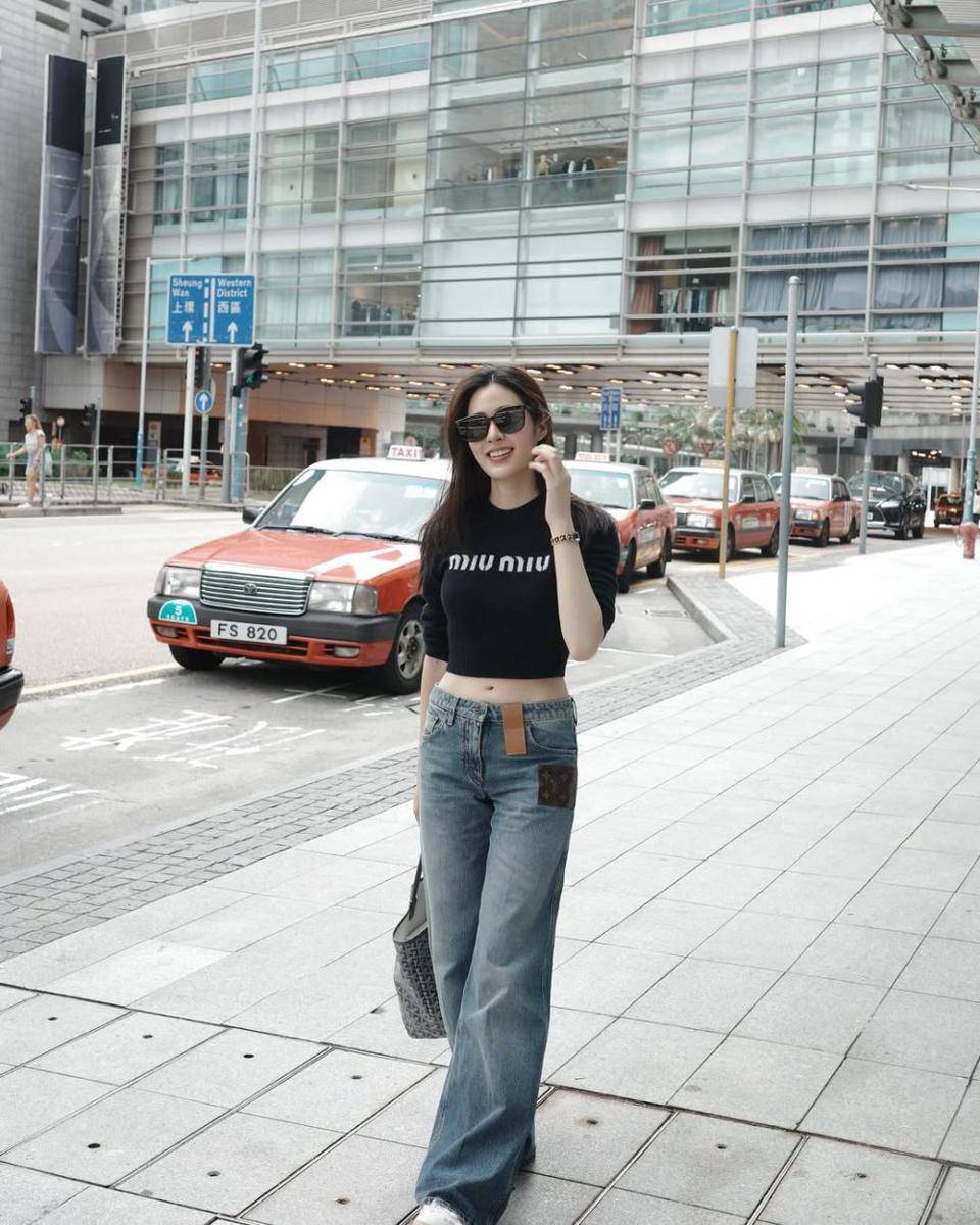 potret ide OOTD hangout yang casual look ala Lingling Kwong (instagram.com/linglingkwong)