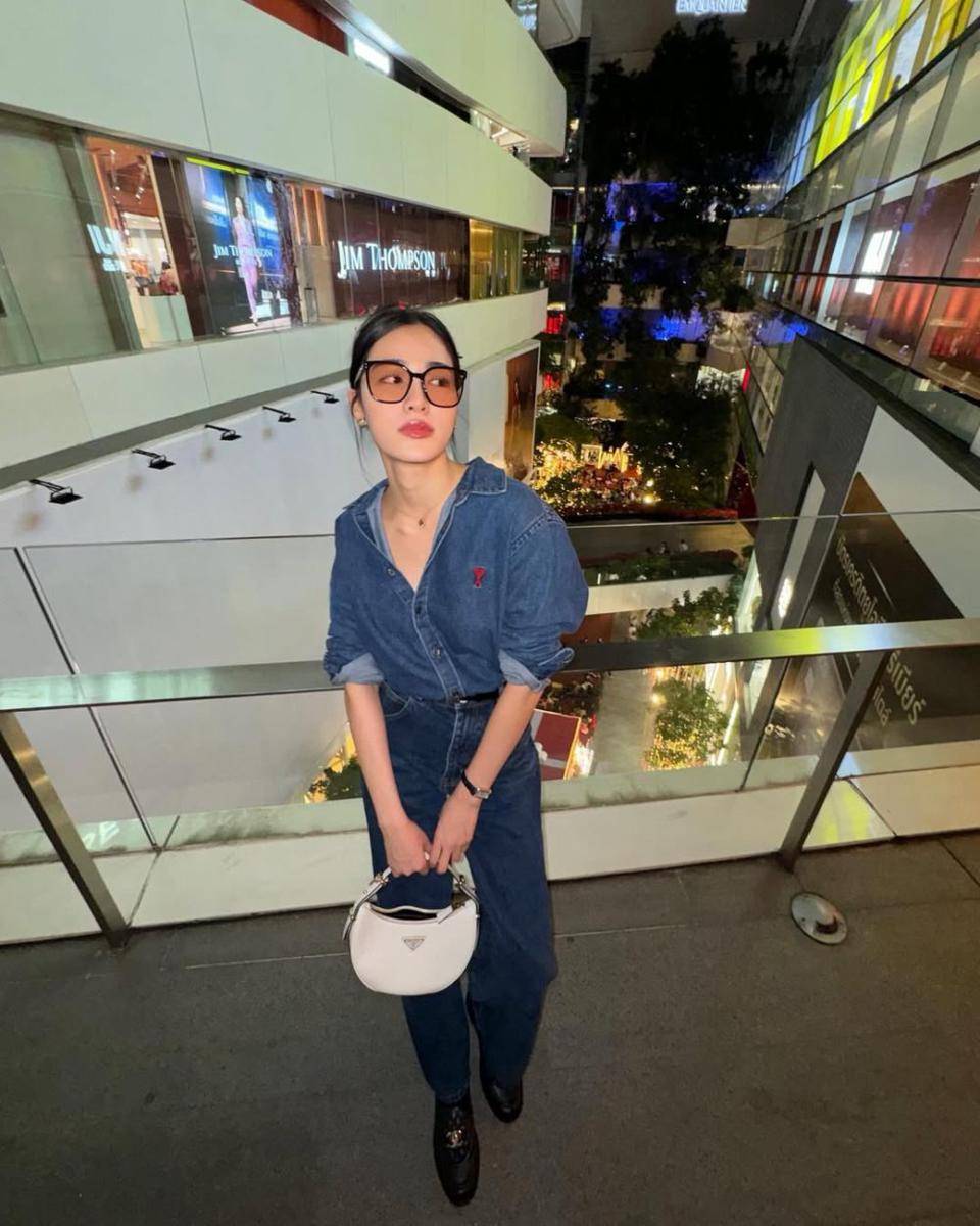 potret ide OOTD hangout yang casual look ala Lingling Kwong (instagram.com/linglingkwong)