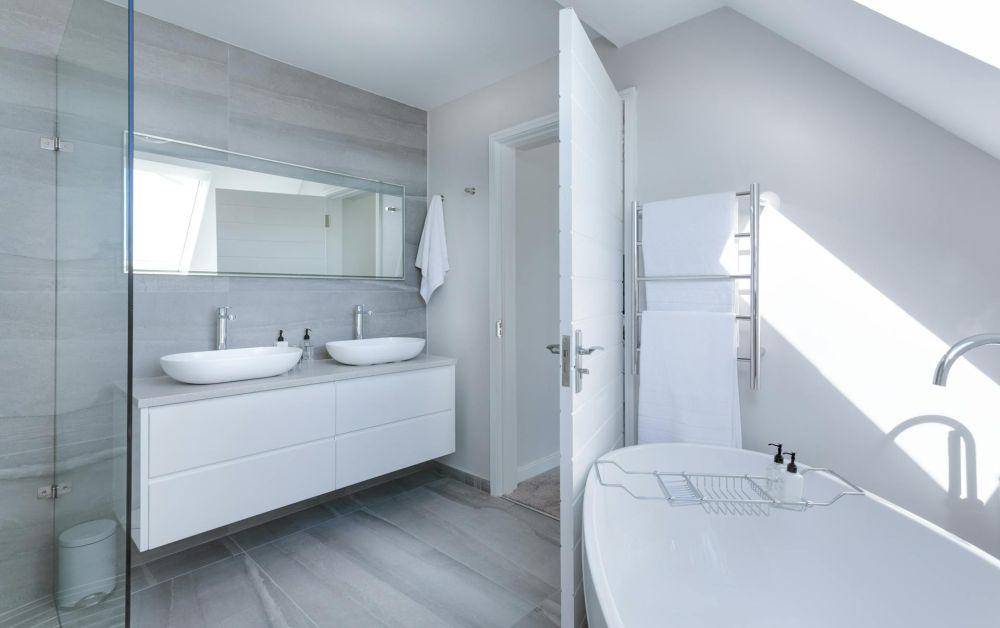 ilustrasi kamar mandi (pexels.com/Jean van der Meulen)