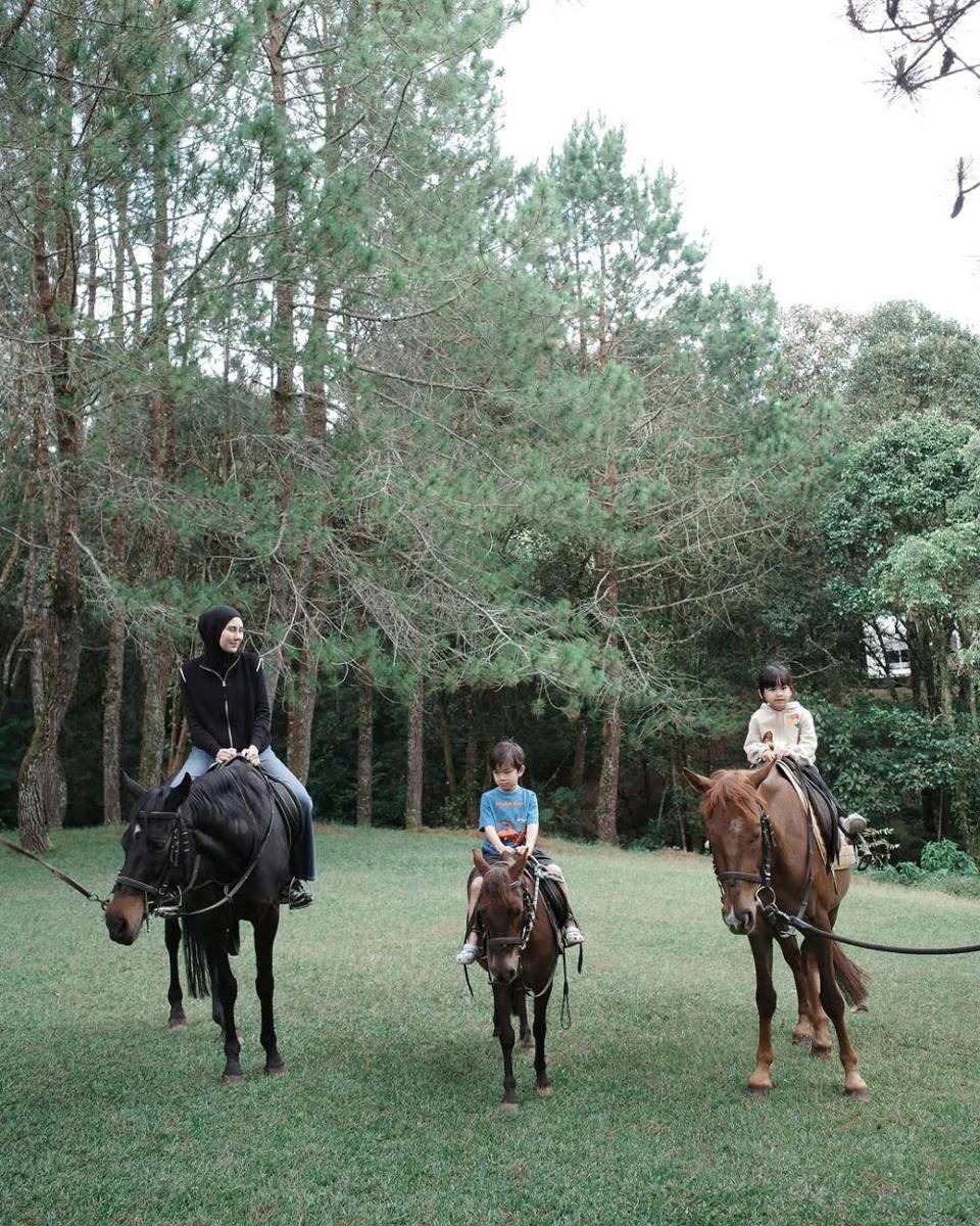 potret Syahnaz Sadiqah dan buah hati (instagram.com/syahnazs)