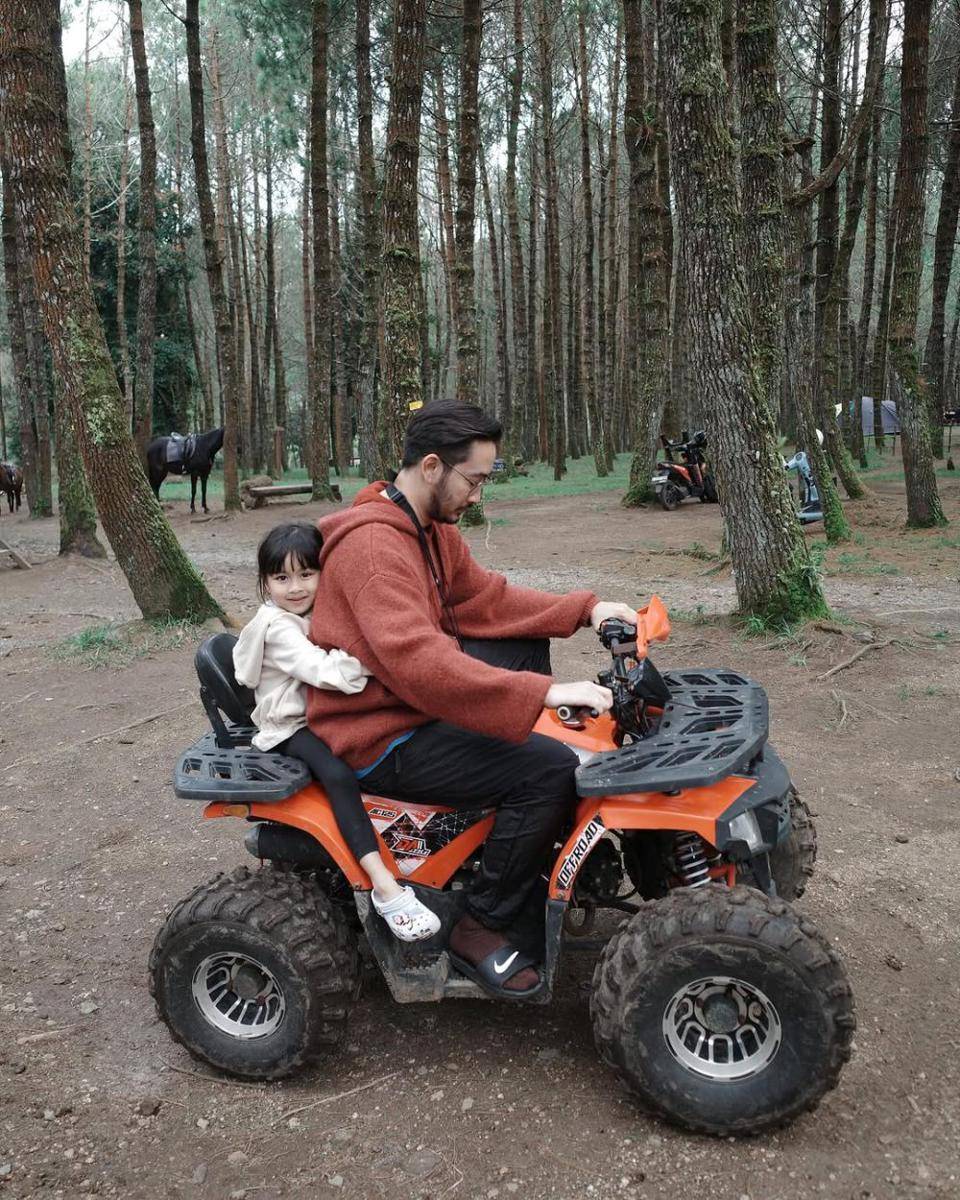 potret anak dan suami Syahnaz Sadiqah (instagram.com/syahnazs)