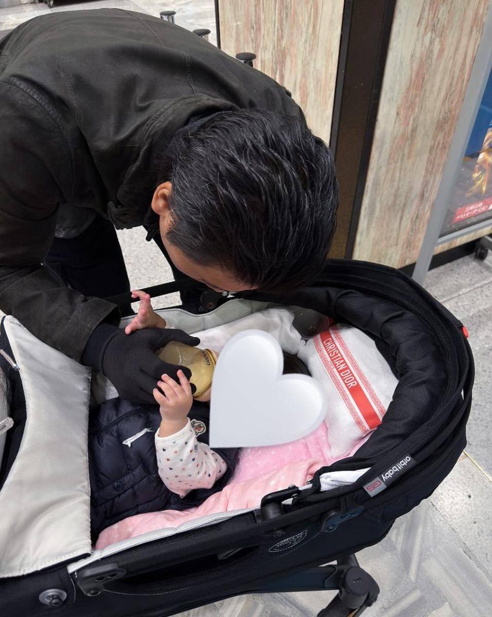 potret Reino Barack momong anak saat liburan (instagram.com/princessyahrini)