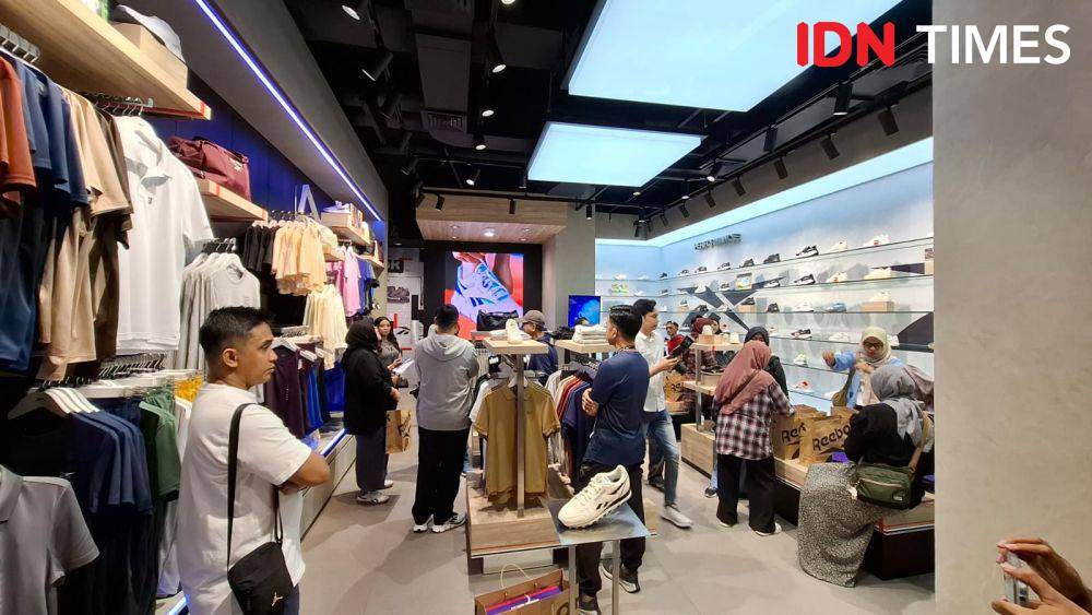 Kampanye gaya hidup “Waktu Berlalu, Reebok Selalu” di store Reebok di Kota Makassar, Sabtu (8/2/2025)/Istimewa