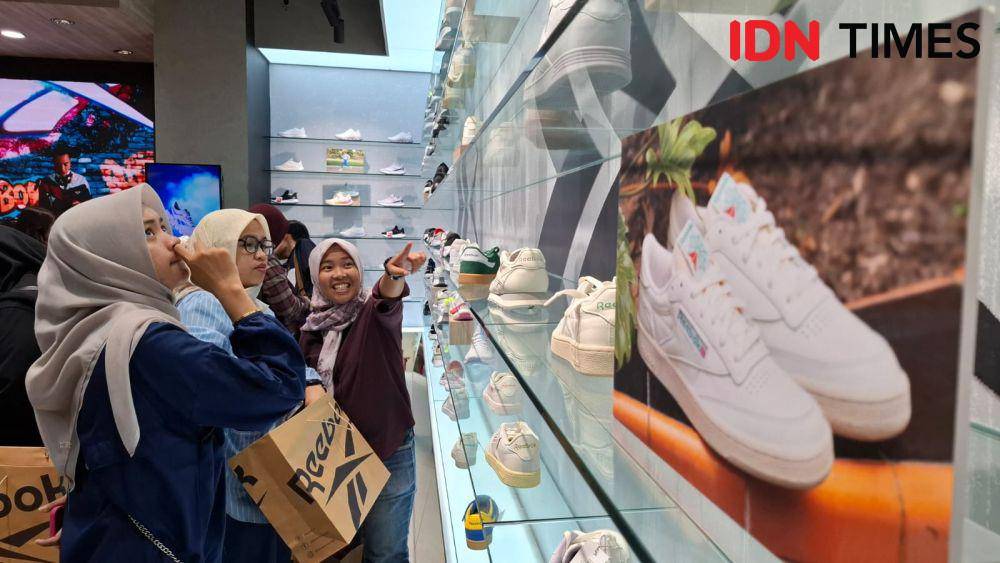 Kampanye gaya hidup “Waktu Berlalu, Reebok Selalu” di store Reebok di Kota Makassar, Sabtu (8/2/2025)/Istimewa