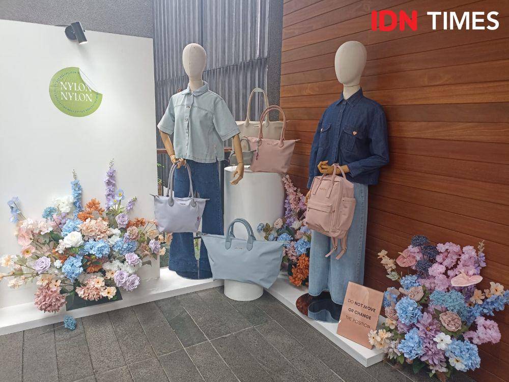 Anniversary ke-8, merché meluncurkan 8 koleksi eksklusif Raya Collection yang terinspirasi dari simbol infinity. 7 Februari 2025. (IDN Times/M. Tarmizi Murdianto)