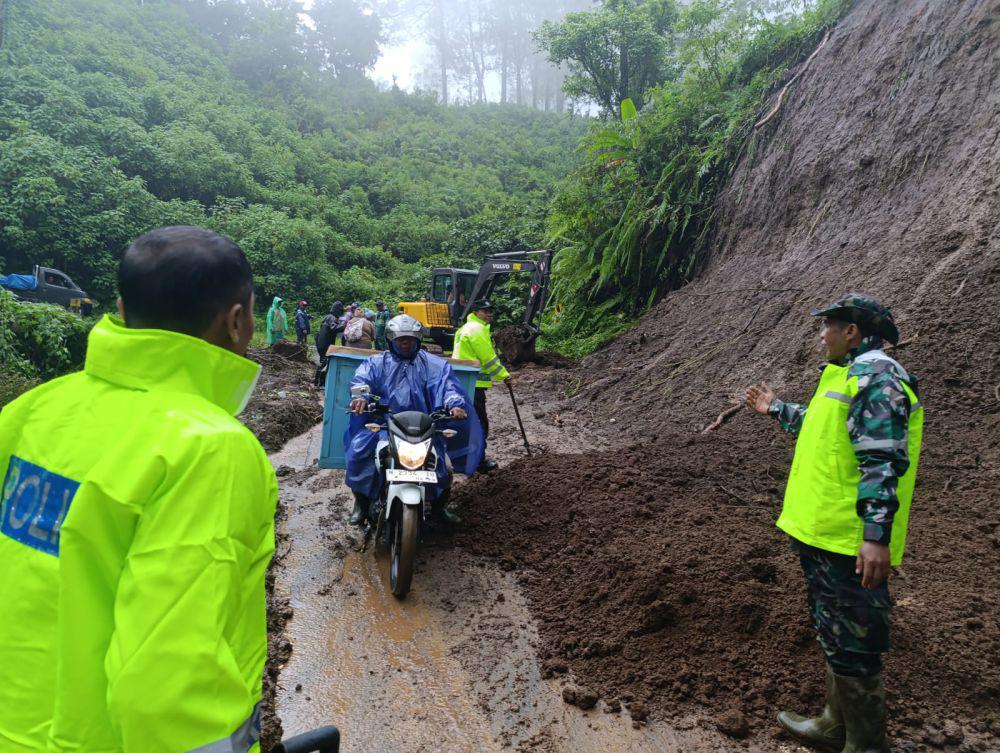 Jalur Bromo Via Malang Sementara Hanya Bisa Dilewati Sepeda Motor
