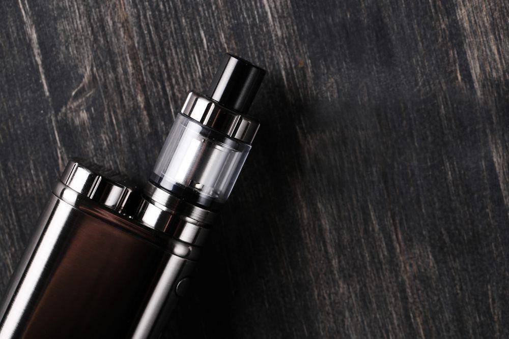 ilustrasi vape (freepik.com/racool-studio)