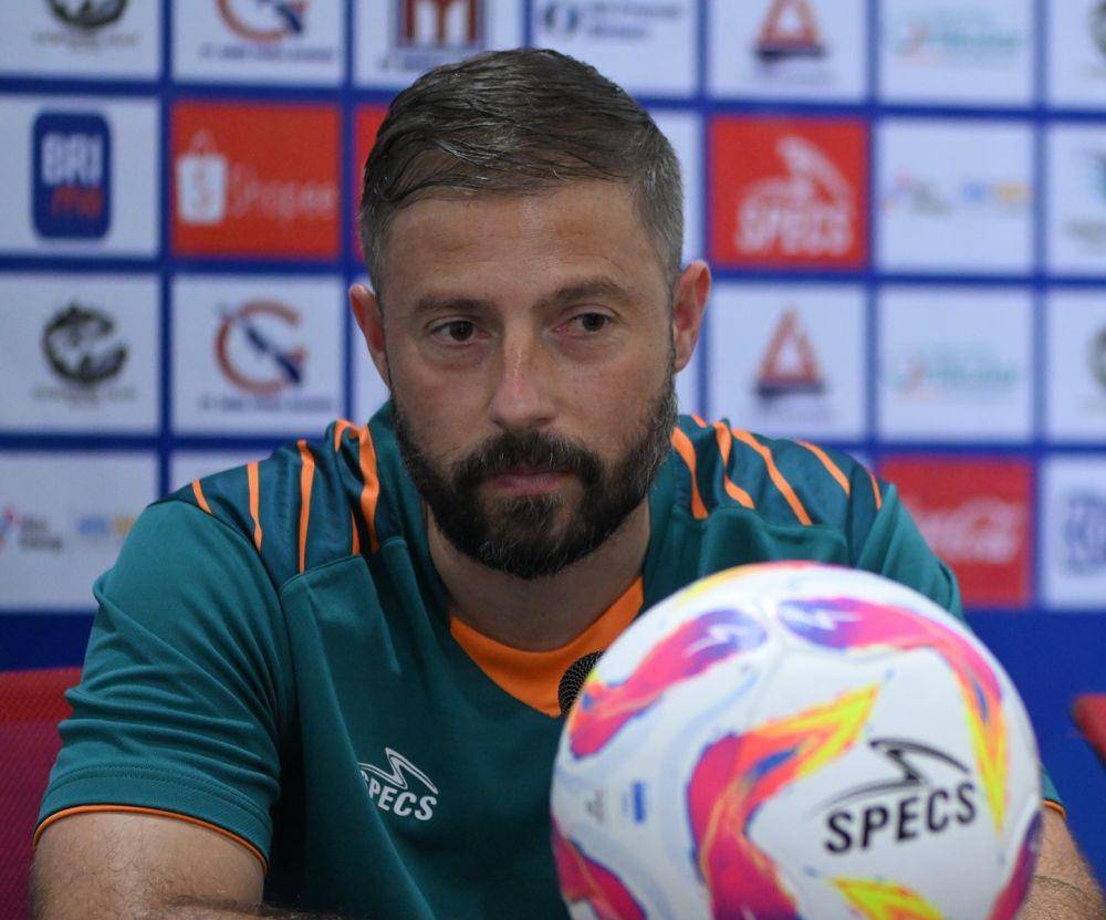 Pelatih Borneo FC, Joaquin Gomez. (Dok. Facebook Borneo FC)