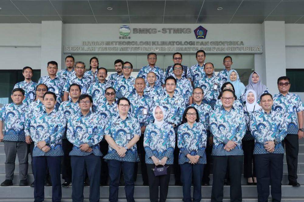 foto pengajar STMKG (instagram.com/stmkgofficial)