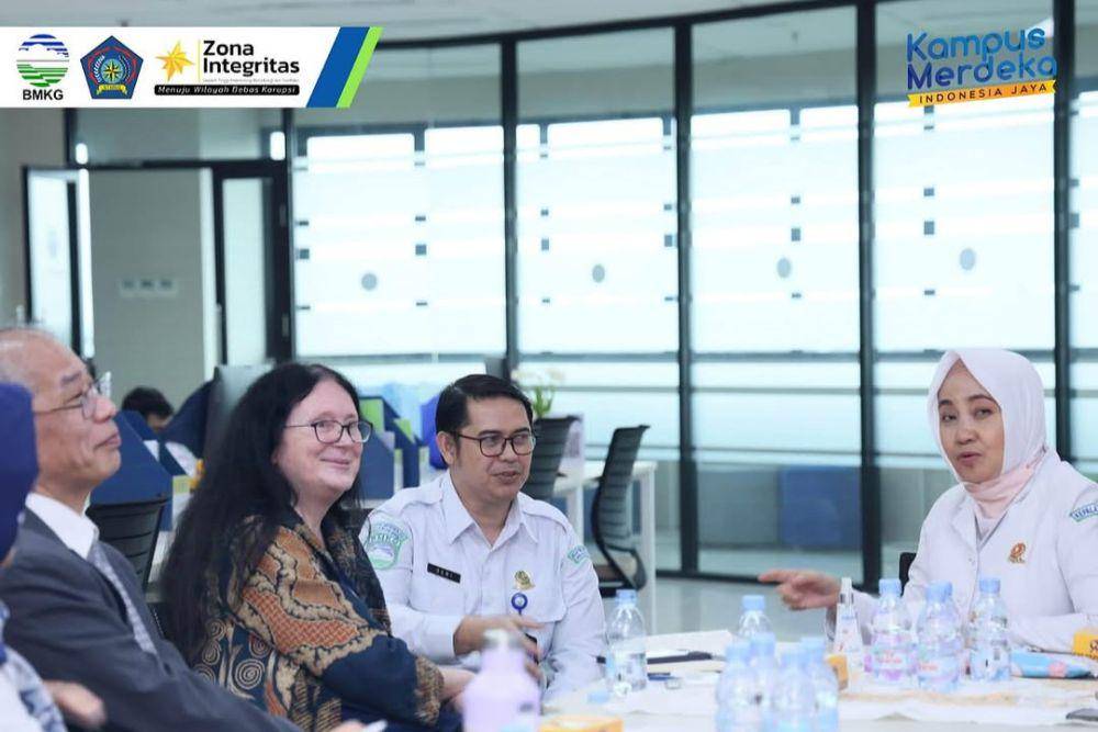 foto pengajar STMKG (instagram.com/stmkgofficial)