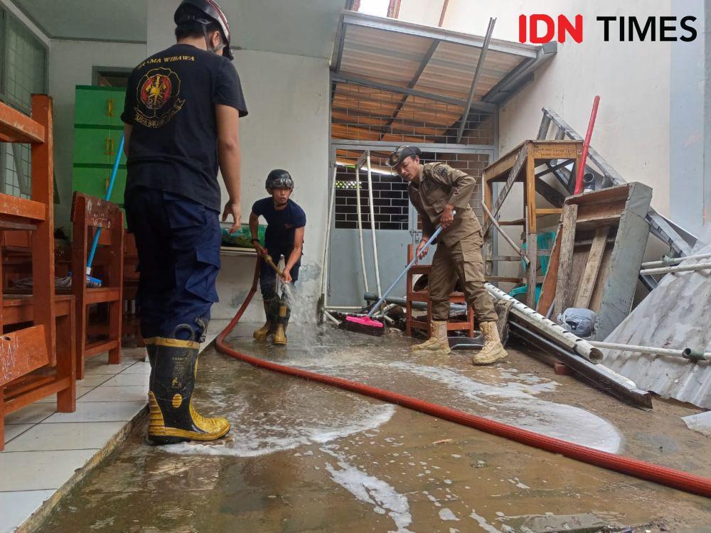 Ada 43 Kasus Penyelamatan Orang di Bandar Lampung dilakukan Damkarmat