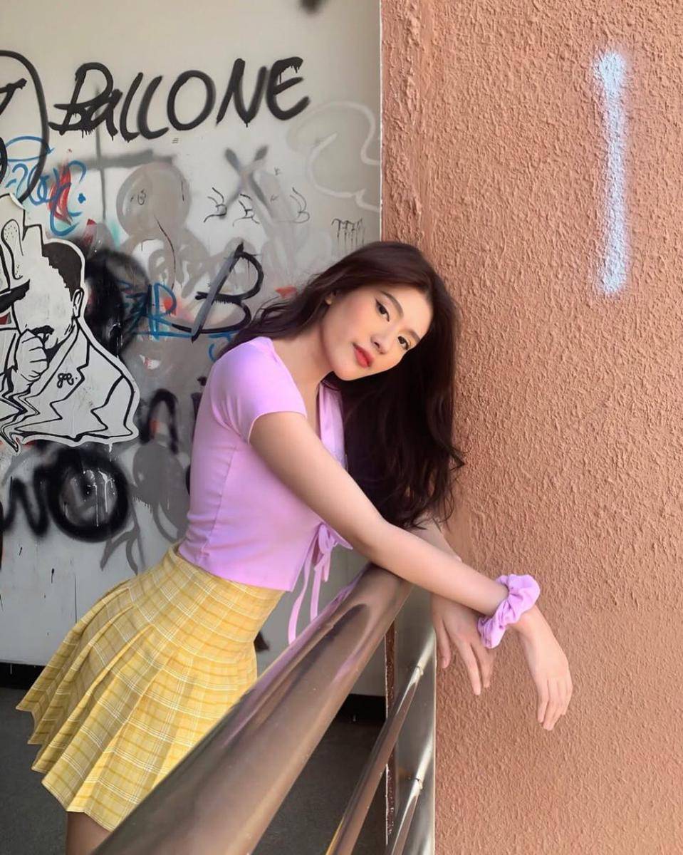 OOTD pakai long pants hingga skirt ala Reindeer Parisaya