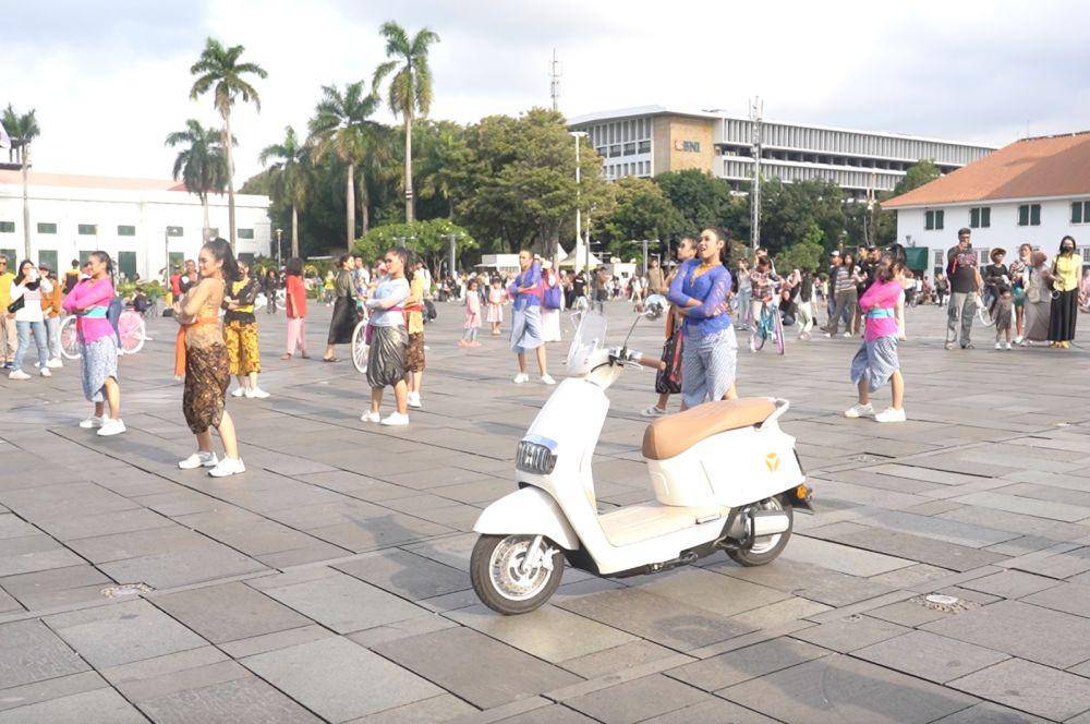 Punya fitur otonom (Yadea)