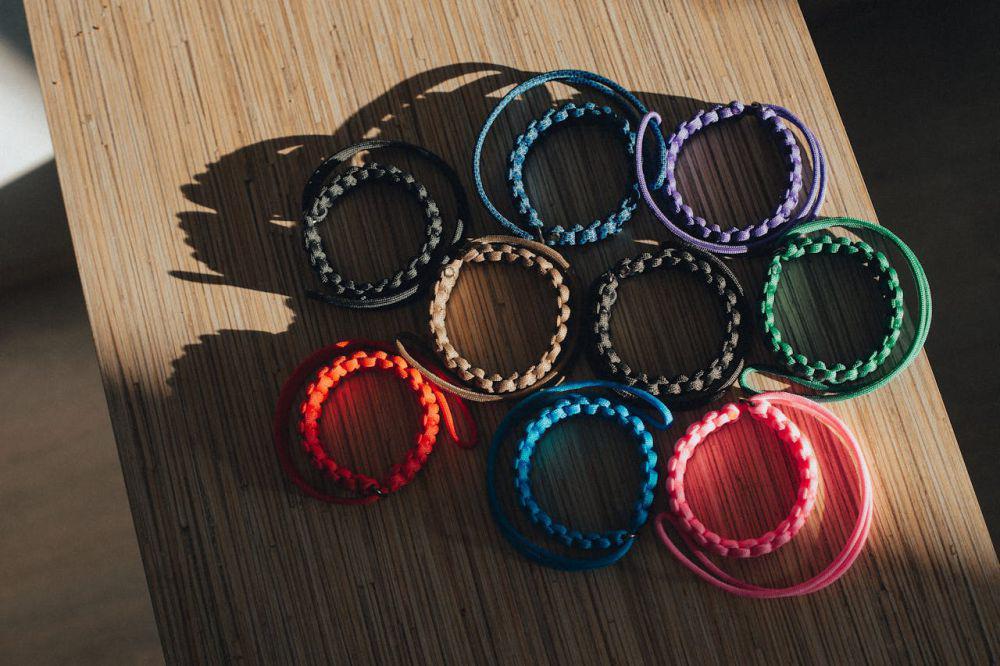 Gelang Buatan (pexels.com/ Max Avans)