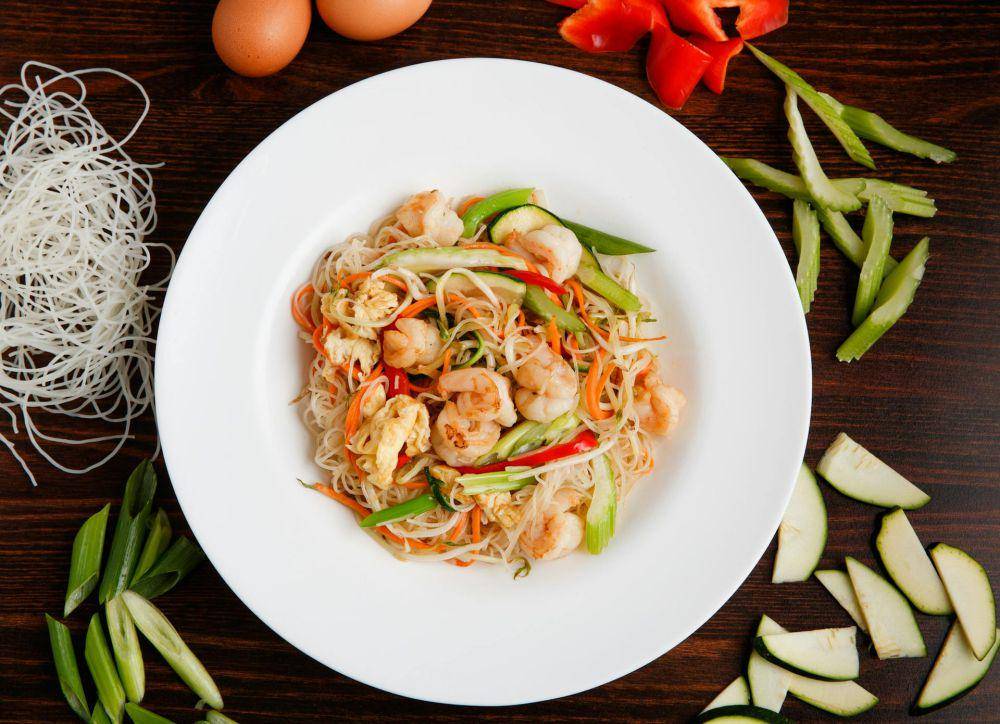 ilustrasi hiasan makanan sajian udang (pexels.com/Son Tung Tran)