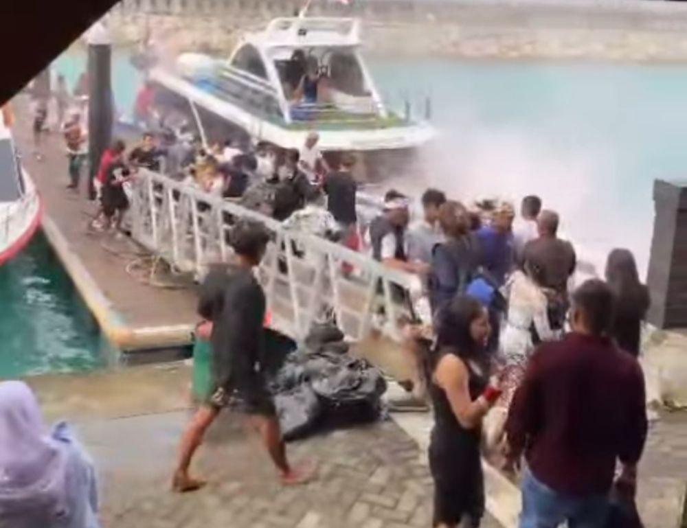 Mesin Terbakar, Penumpang Fastboat Nusa Penida Berhamburan