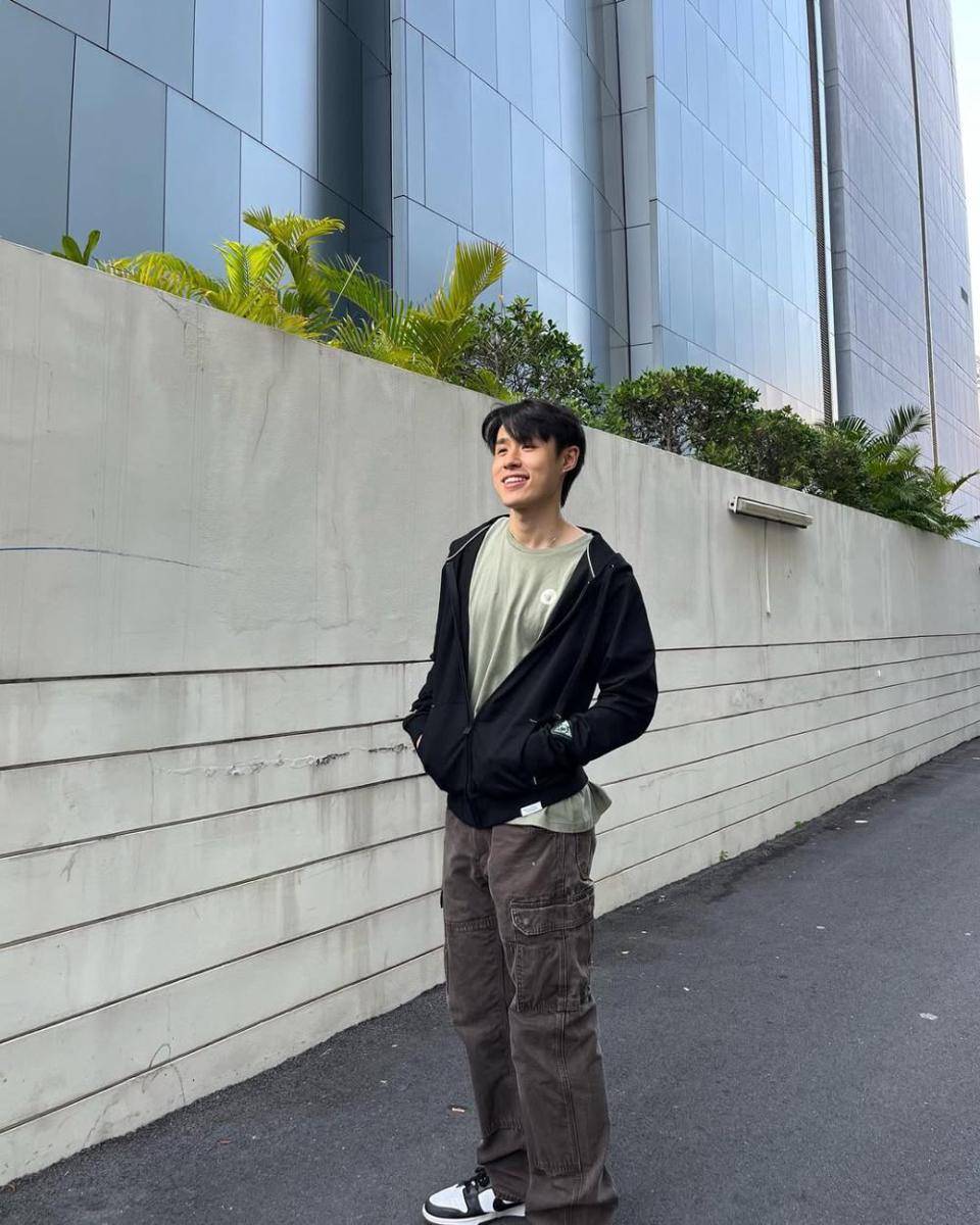 outfit jeans ala Nut Thanat LYKN (instagram.com/nnutdan)