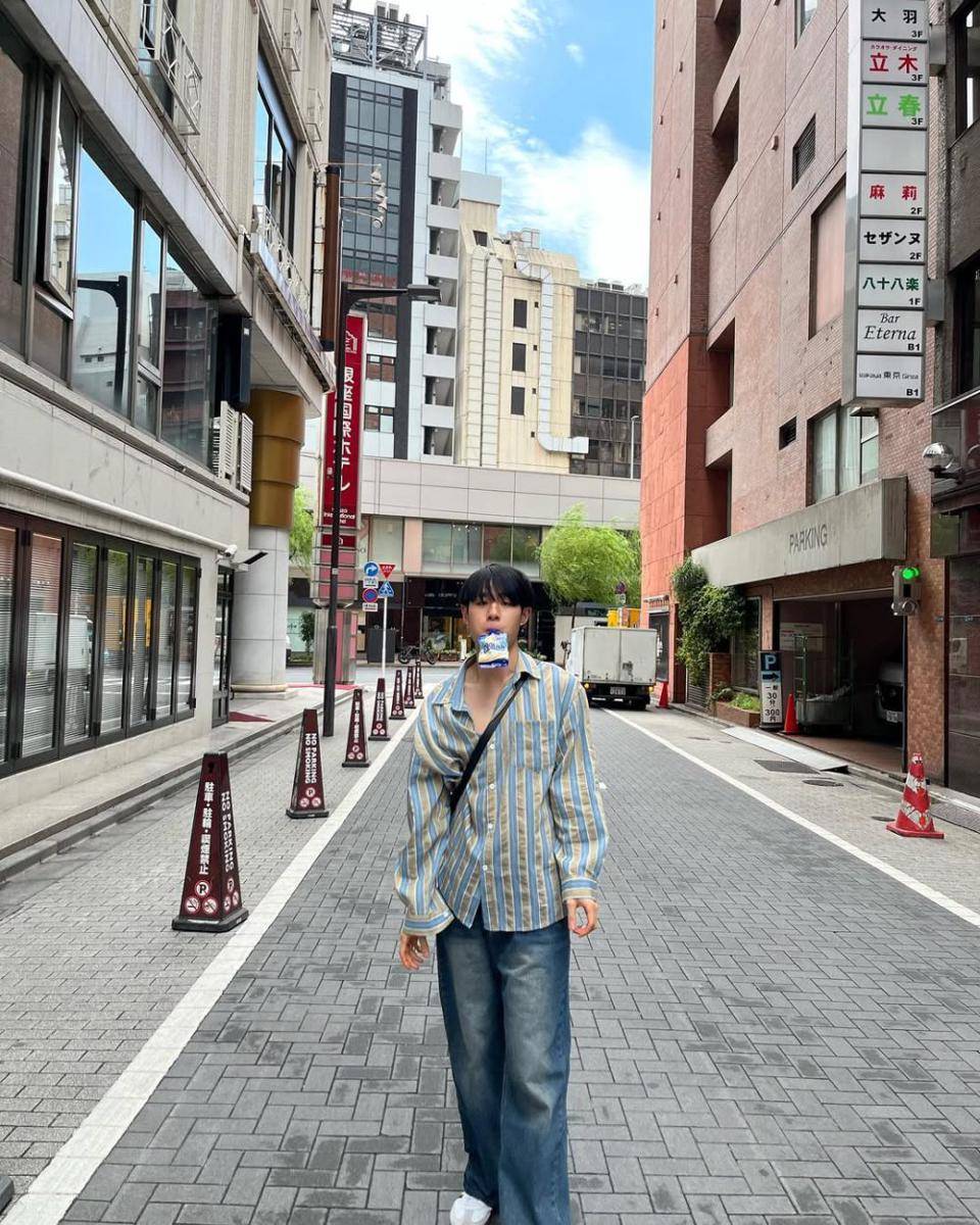 outfit jeans ala Nut Thanat LYKN (instagram.com/nnutdan)
