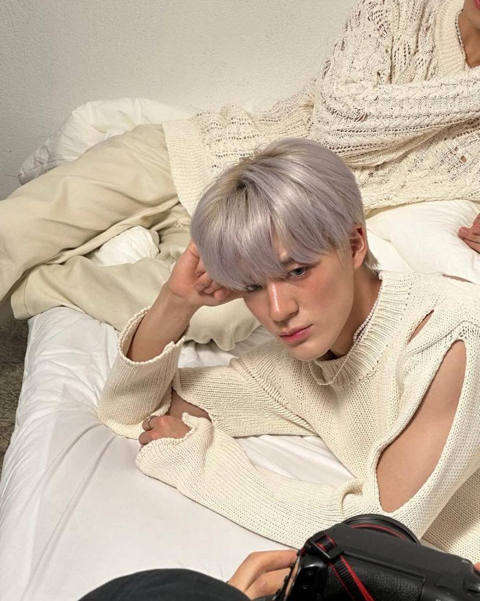 warna rambut golden silvers ala Jeno NCT (instagram.com/leejen_o_423)