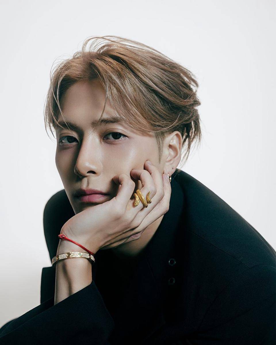 warna rambut smoky bronze ala Jackson Wang (instagram.com/jacksonwang852g7)