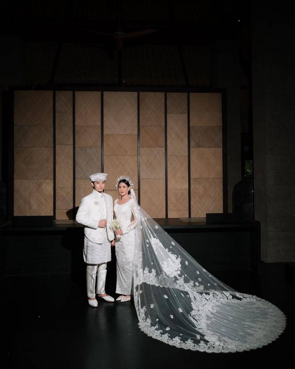 Gaya Shenina Cinnamon di Akad Nikah Bersama Angga Yunanda (instagram.com/angga)