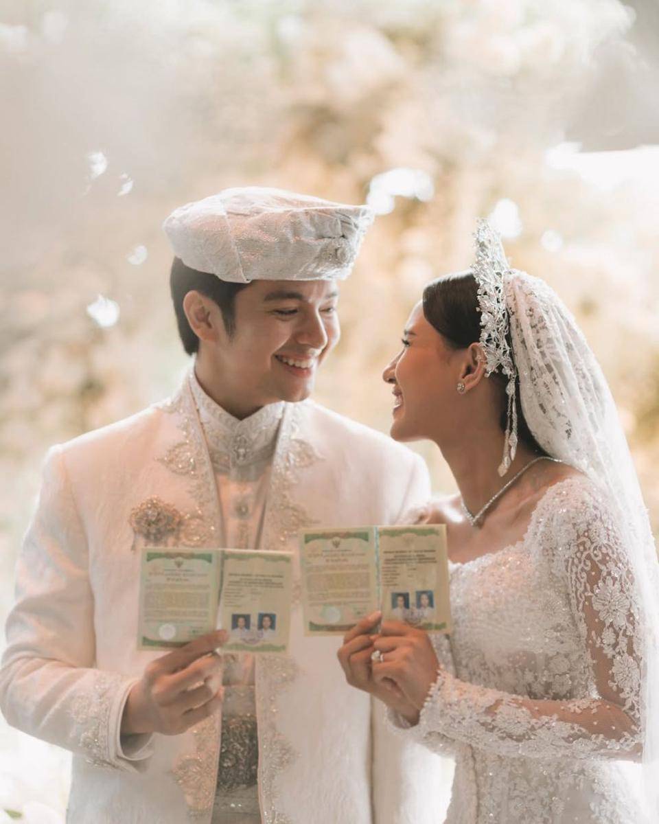 Gaya Shenina Cinnamon di Akad Nikah Bersama Angga Yunanda (instagram.com/angga)