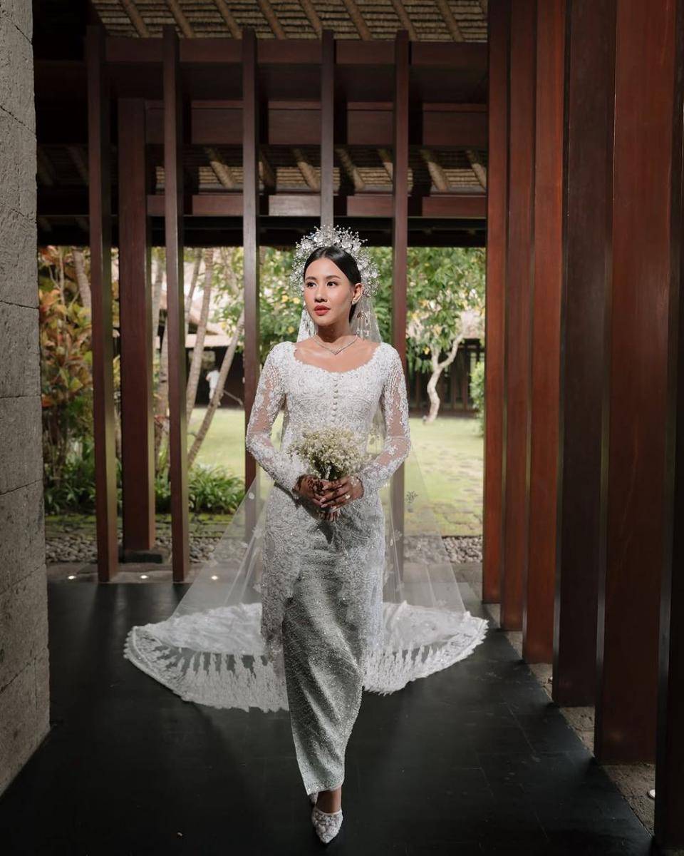 Gaya Shenina Cinnamon di Akad Nikah Bersama Angga Yunanda (instagram.com/angga)