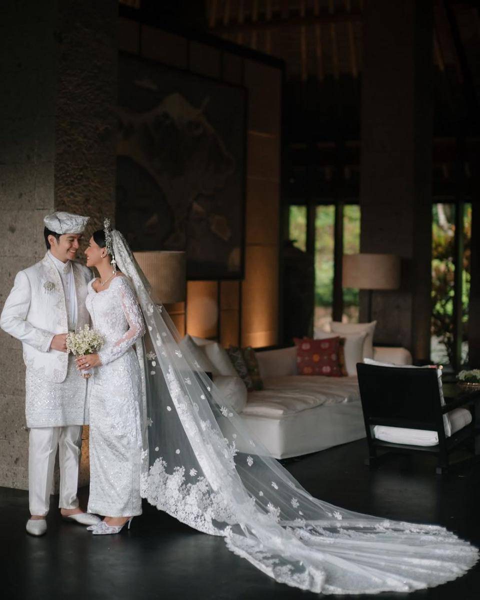 Gaya Shenina Cinnamon di Akad Nikah Bersama Angga Yunanda (instagram.com/angga)
