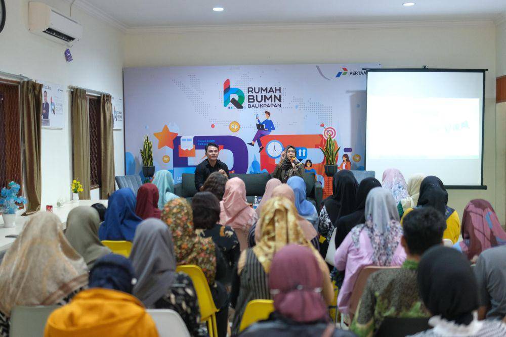 Telkomsel berkolaborasi dengan Rumah BUMN Balikpapan menggelar workshop untuk percepatan digitalisasi di kalangan UKM. Foto Telkomsel