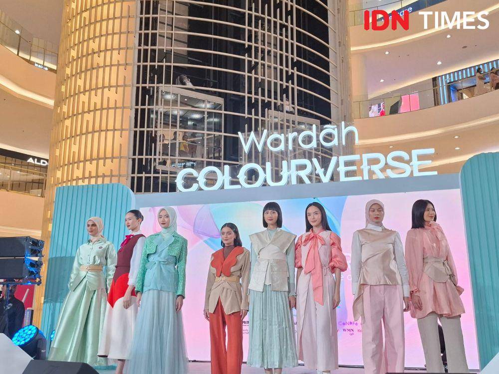 Wardah Colourverse di Senayan City pada Jumat (7/2/2025). (IDN Times/Adyaning Raras)