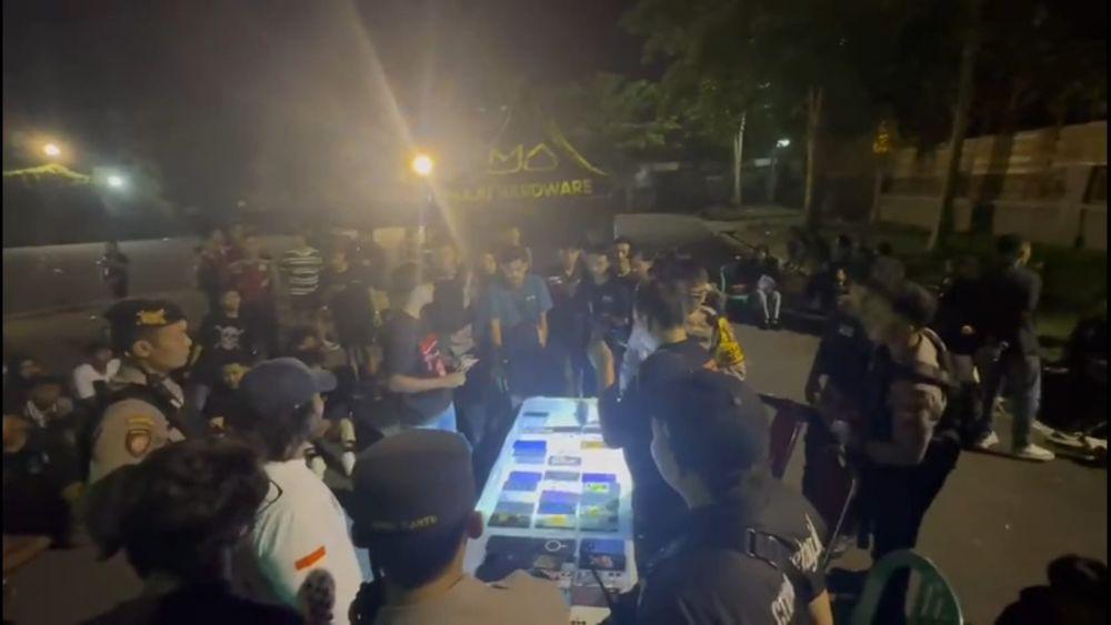 Puluhan Penonton Konser di Tulungagung Kehilangan Handphone