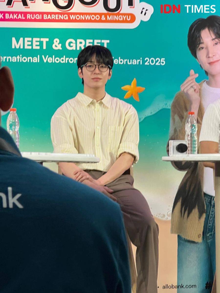konferensi pers meet and greet Mingyu dan Wonwoo SEVENTEEN (IDN Times/Izza Namira)