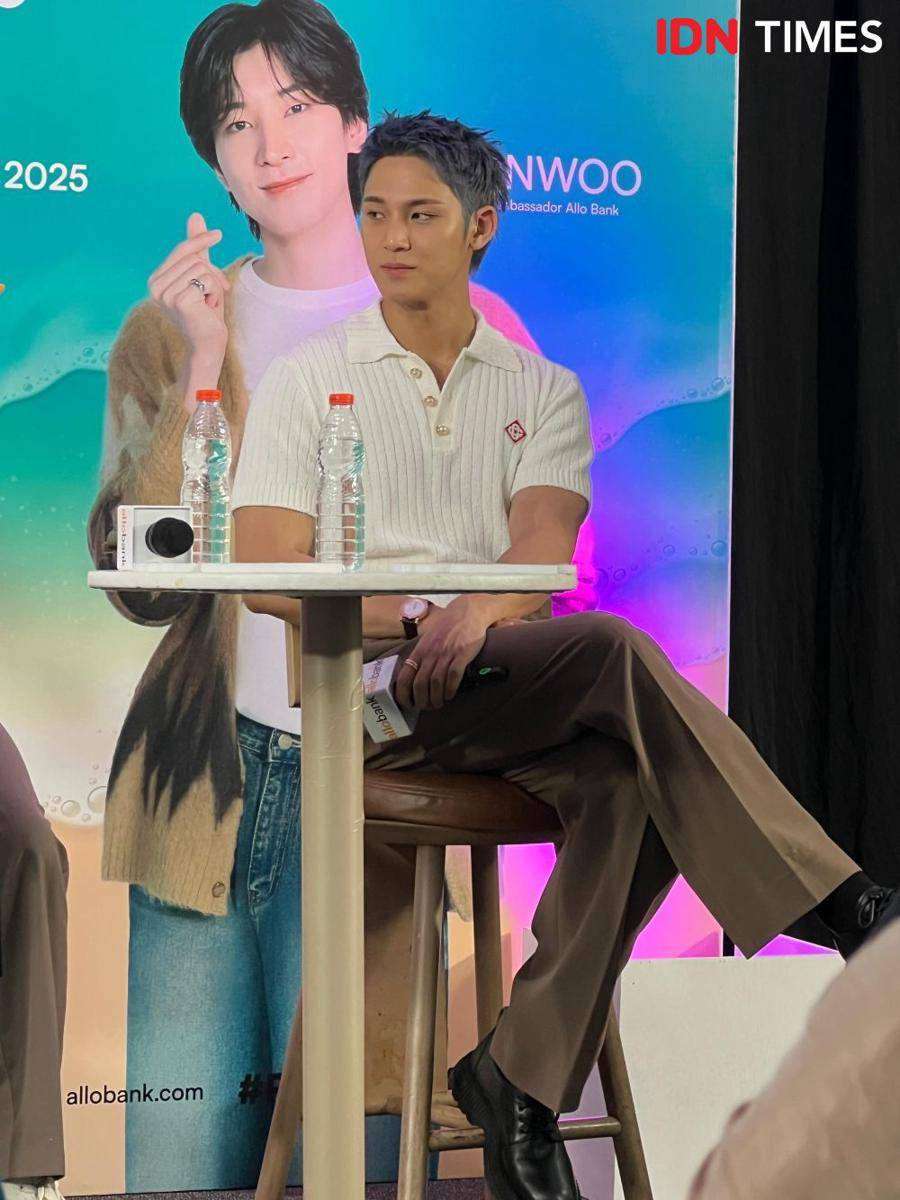 konferensi pers meet and greet Mingyu dan Wonwoo SEVENTEEN (IDN Times/Izza Namira)