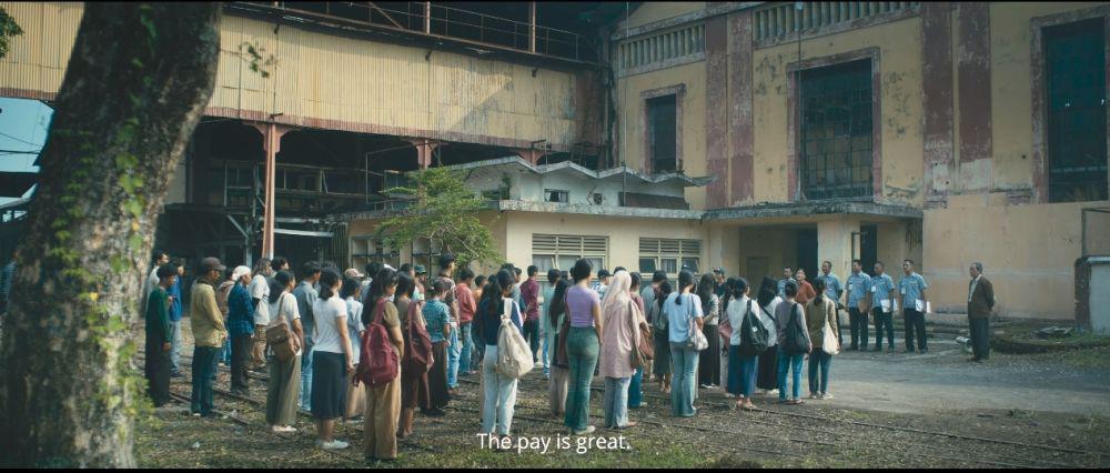 Cast Spill Rasanya Syuting Film Pabrik Gula di Bekas Gedung Kebakaran