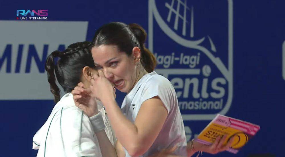 momen emosional Raffi, Nia Ramadhani, dan Nagita saat tenis (youtube.com/Rans Entertainment)