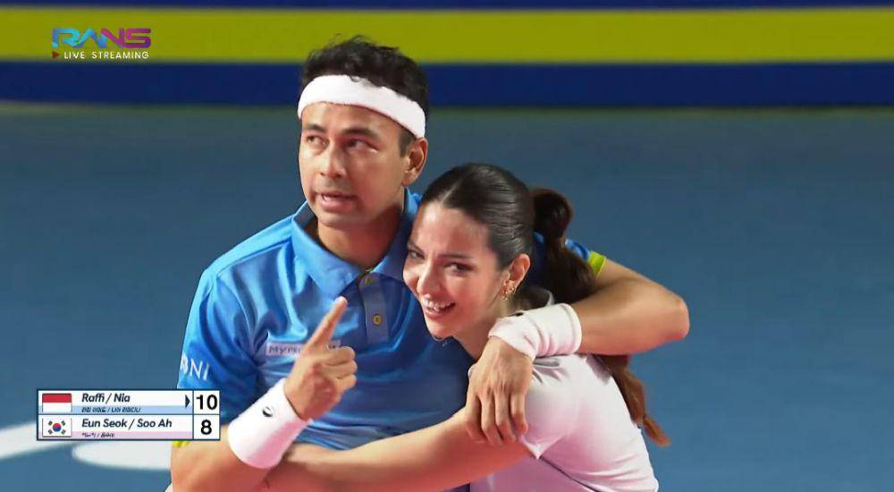momen emosional Raffi, Nia Ramadhani, dan Nagita saat tenis (youtube.com/Rans Entertainment)