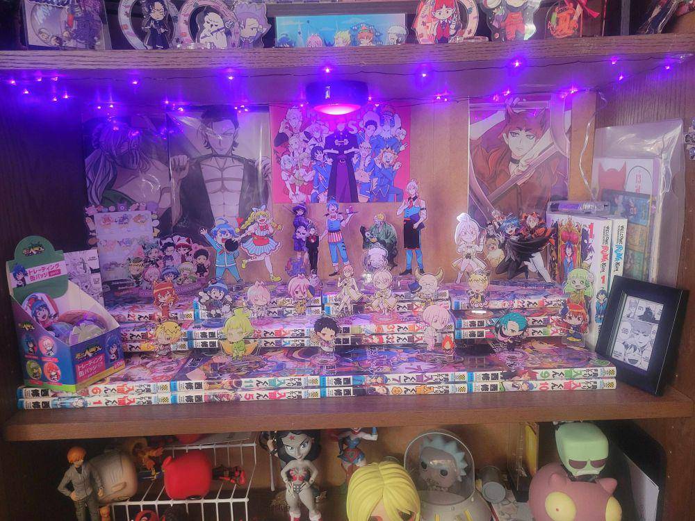 potret koleksi Mairimashita! Iruma-kun (reddit.com/user/After-Caregiver8007)