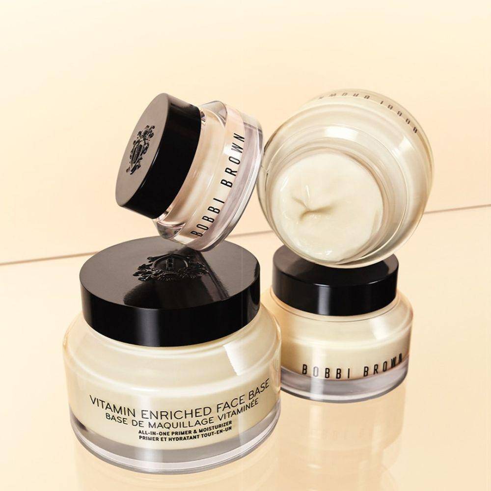Bobbi Brown  Vitamin Enriched Face Base (instagram.com/bobbibrownid)