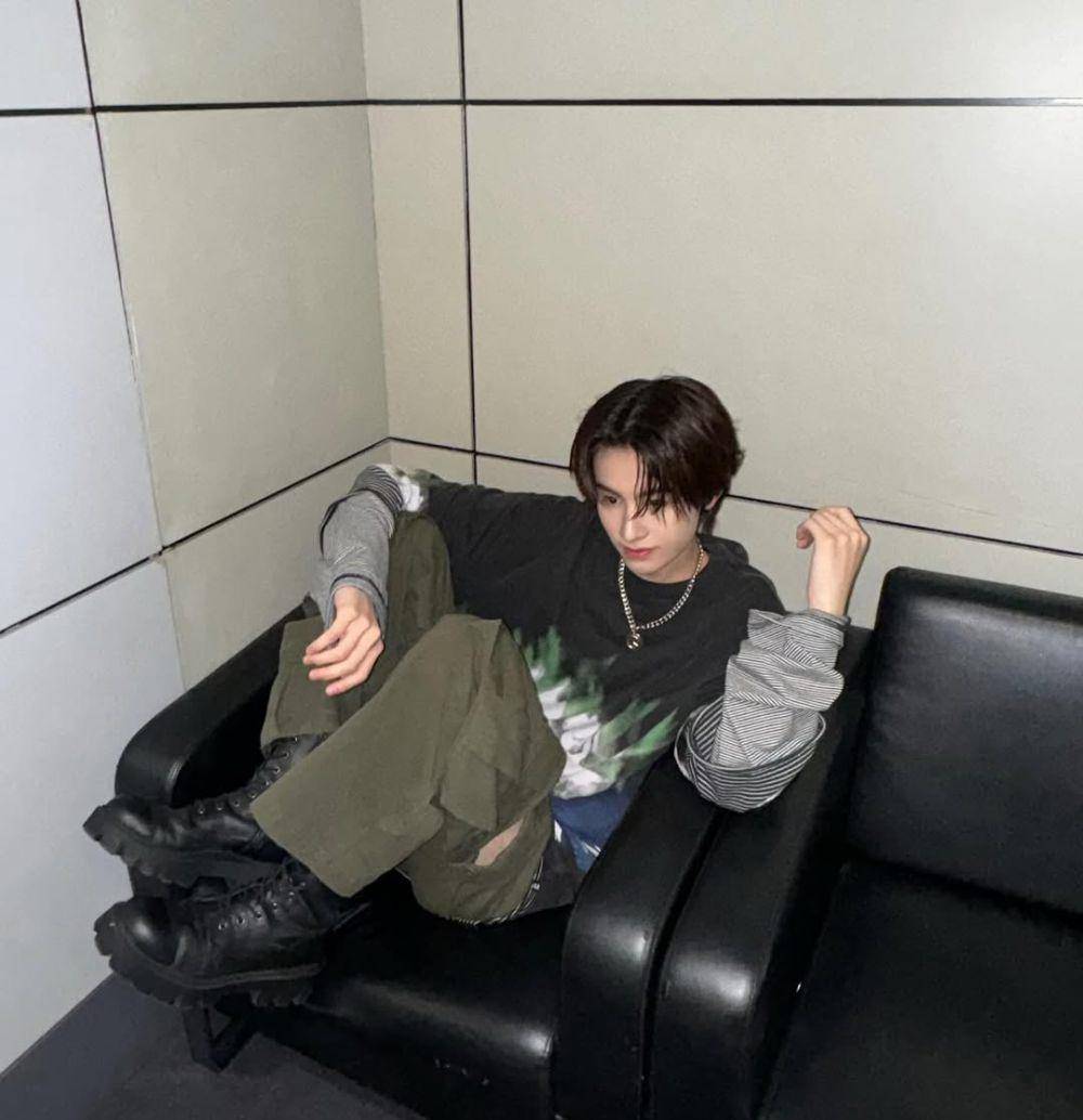 AA BUS (instagram.com/aa.busofficial)