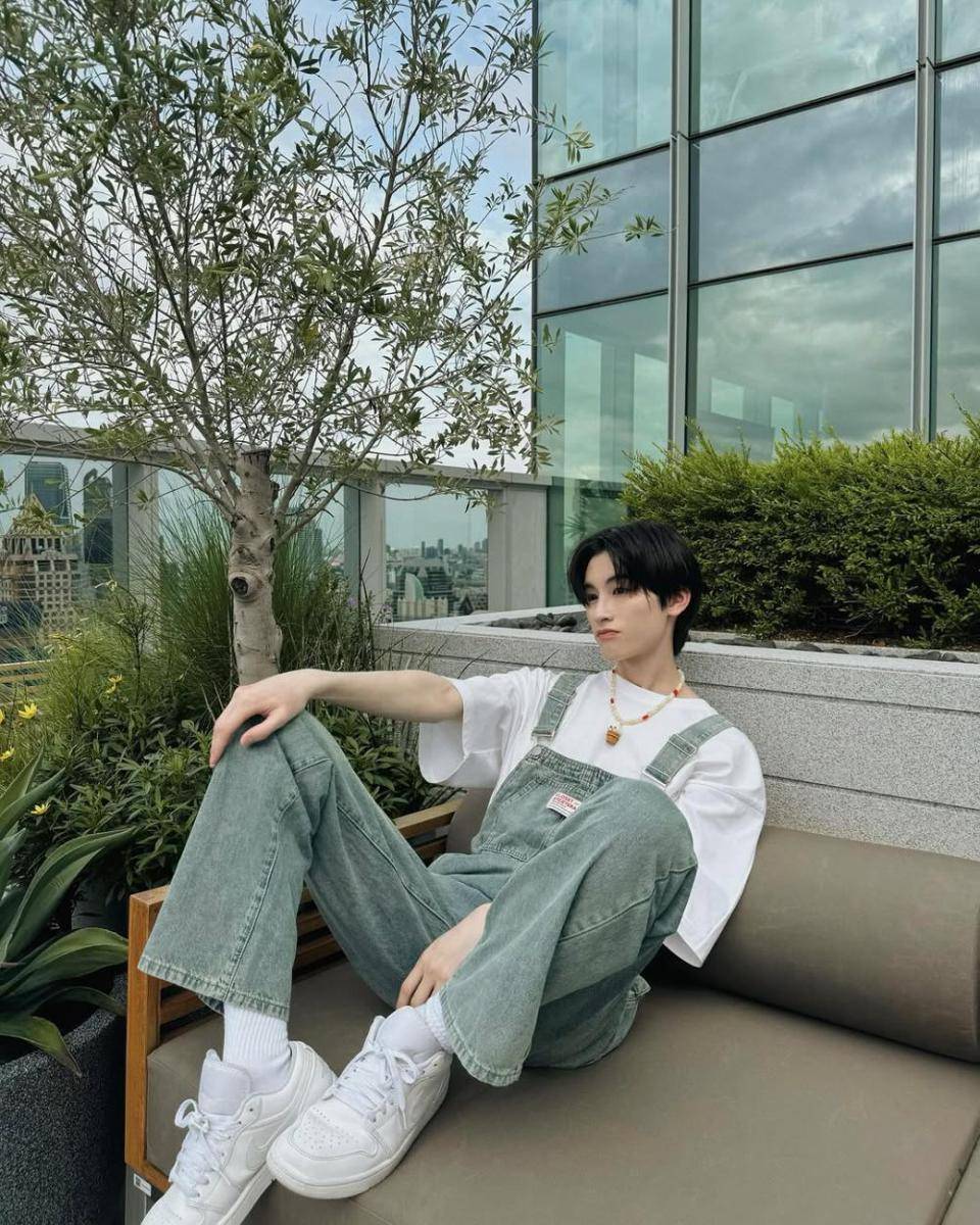 AA BUS (instagram.com/aa.busofficial)