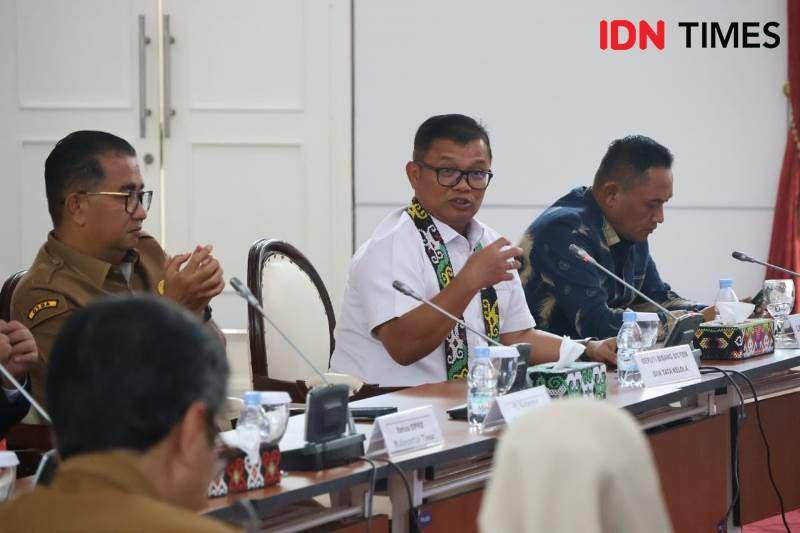 Deputi Bidang Sistem dan Tata Kelola BGN, Tigor Pangaribuan saat berikan arahan dalam Rakor bahas MBG di Samarinda (IDN Times/ Ervan)