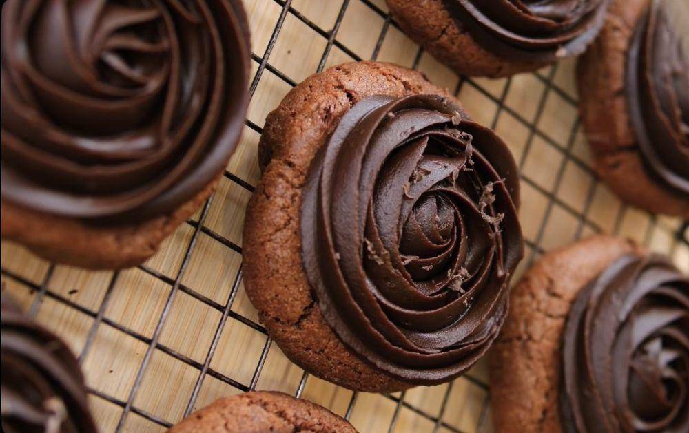 ilustrasi chocolate fudge cookie (instagram.com/luvitaho)