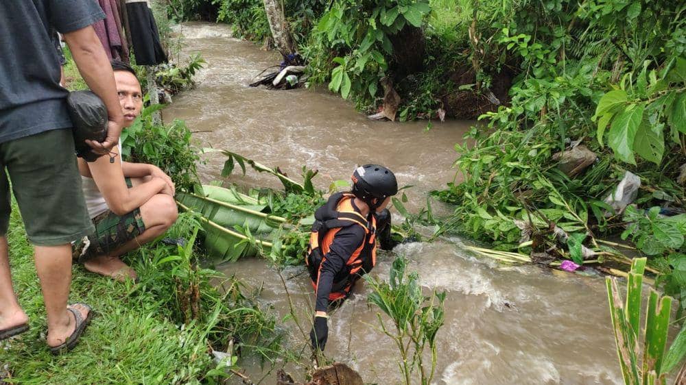 Seorang Remaja dan Balita Hilang Terseret Banjir di Lombok