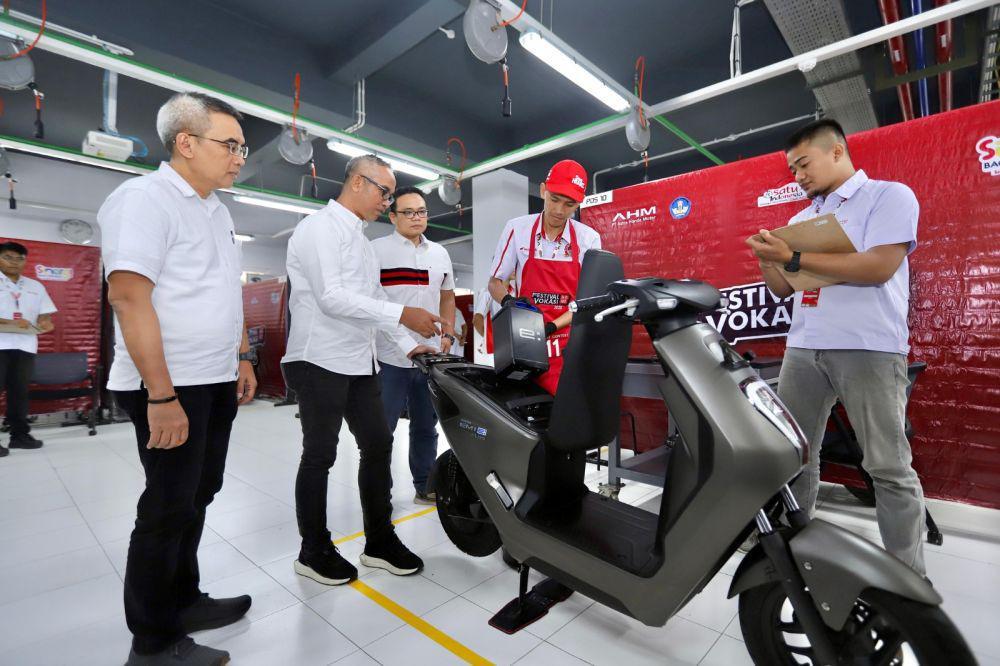 AHM Persiapkan Generasi Muda untuk Era Elektrifikasi