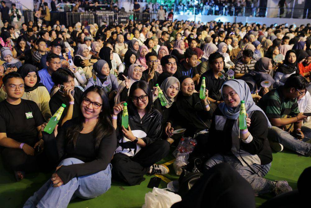 Nipis Madu cocok dinikmati di berbagai situasi, salah satunya saat konser Juicy Lucy (dok. Nipis Madu)
