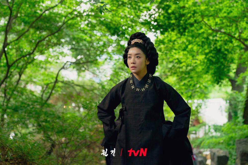 Ratu Wongyeong (Cha Joo Young) di drama The Queen Who Crowns (dok. tvN/The Queen Who Crowns)