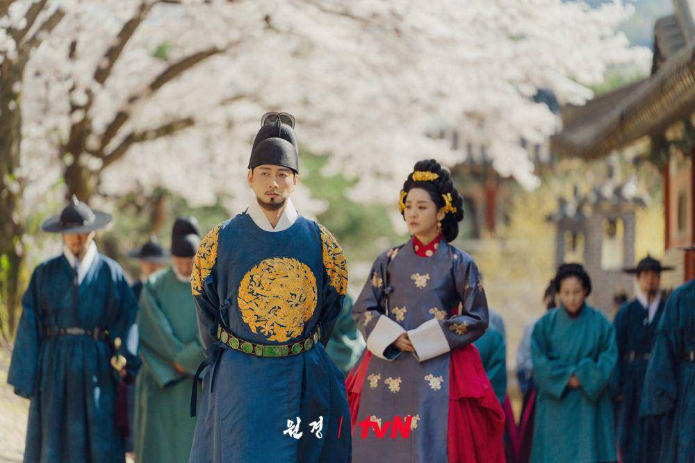 Cuplikan drama The Queen Who Crowns (dok. tvN/The Queen Who Crowns)